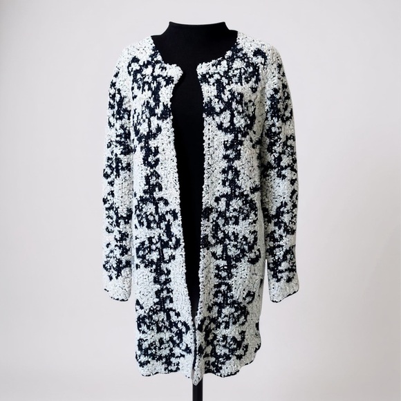 Solitaire by Ravi Khosla Sweaters - Solitaire by Ravi Khosla- Black and White Textured Long Cardigan - pockets